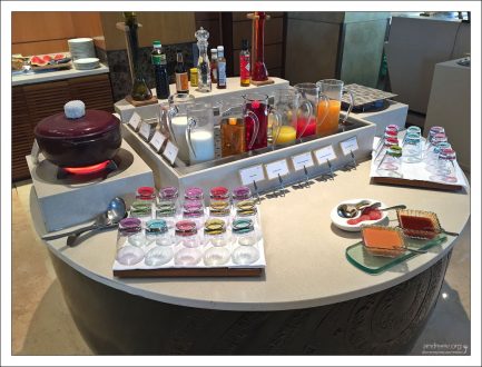 Столик для тех, кого мучает жажда.