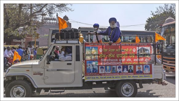 Агитационный автомобиль сикхов.