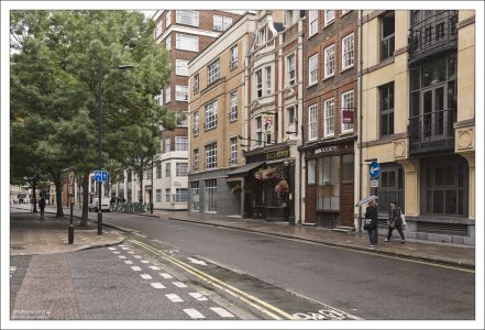 Лондонская улица Petty France, на которой раньше селились французские беженцы-гугеноты.