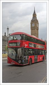 Два символа Лондона - дабледекер и Биг-Бен.