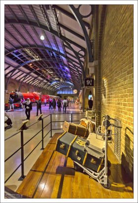 Багаж на железнодорожной платформе 9 ¾.