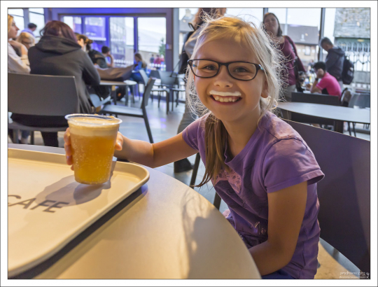 Усы от сливочного пива :)