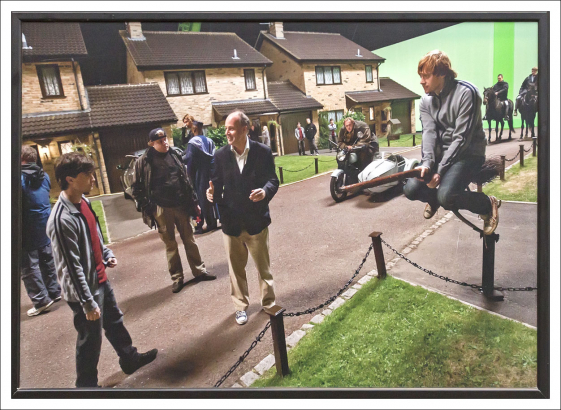 Сцена со съемок на Тисовой улице.