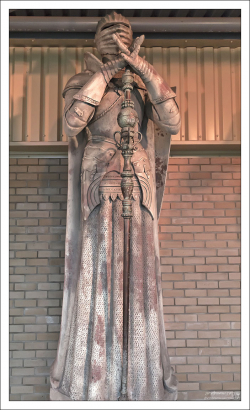 Белая королева из Волшебных шахмат.