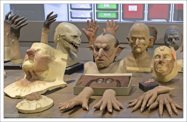 Гоблины в фильмах выступают в роли банковских чиновников и кассиров в банке Гринготтс в Косом переулке. Каждому гоблину была придана особая индивидуальность: уши, подбородки, носы у всех разные.