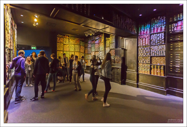 Волшебные палочки на распродаже.