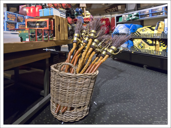 Связка волшебных метел.