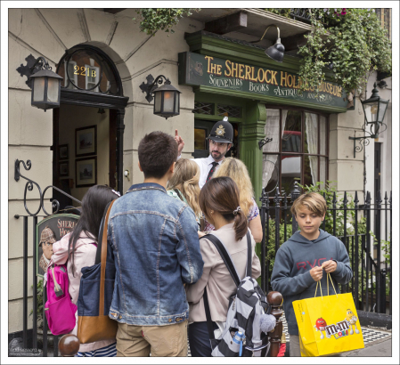 Лондонский адрес: улица Бэйкер стрит, дом 221B.