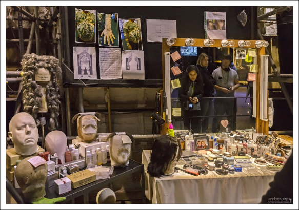 Столик гримера.