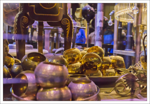 Сокровища из Хранилища Лестрейнджей в волшебном банке Гринготтс.