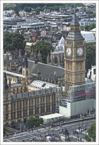 Биг-Бен (англ. Big Ben) — популярное туристическое название часовой башни Вестминстерского дворца.