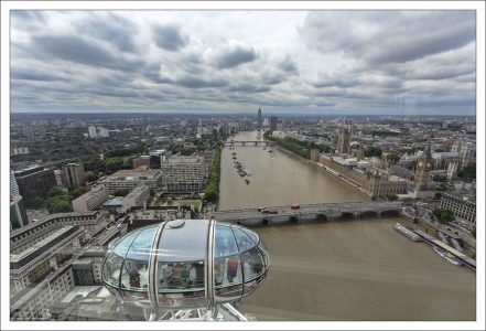 Цена взрослого билета на Лондонский Глаз составляет 27 фунтов ($32 или 2400 рублей).