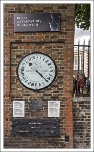 Часы Shepherd Gate установлены на стене за воротами здания Королевской Гринвичской обсерватории в Гринвиче, Большой Лондон.
Имеют 24-часовой аналоговый циферблат.