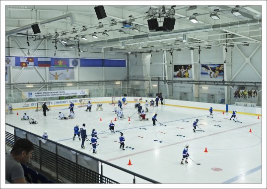 Перерыв на хоккей.