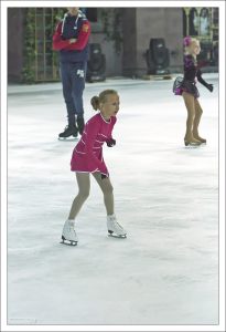 "Акула" - любимая игра фигуристов.