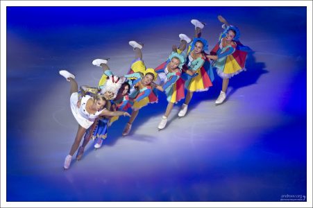 Принцесса и ее фрейлины.