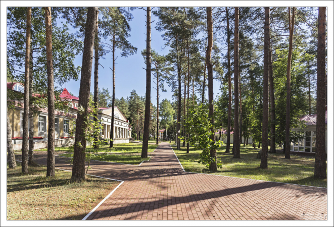 На пути в Сочи.
Оздоровительный комплекс "Огонек" вблизи деревни Волма Смолевичского района Минской области.