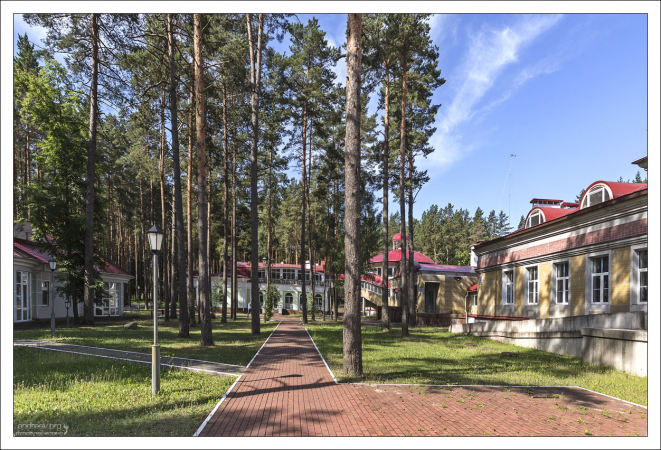 Гостиничный комплекс "Огонёк" расположен в живописном уголке Республики Беларусь вблизи деревни Волма на берегу реки Городищанка.