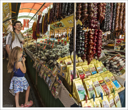 Буйство красок на Адлеровском рынке.