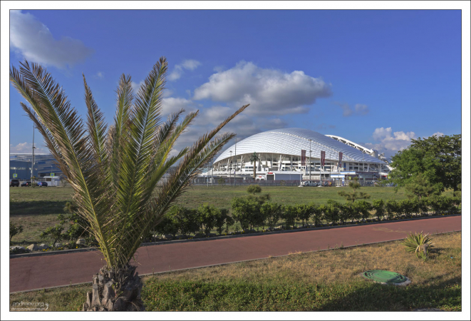 Велодорожка, ведущая вокруг Олимпийского парка.