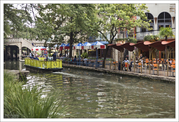 Лодочный тур по реке Сан-Антонио занимет около 35 минут.