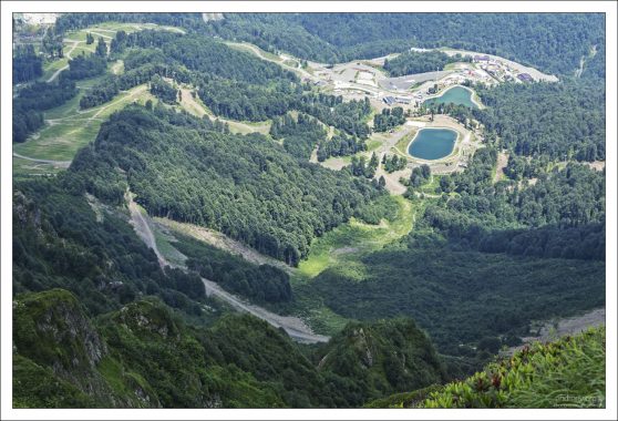 Склоны горнолыжного курорта Роза Пик.