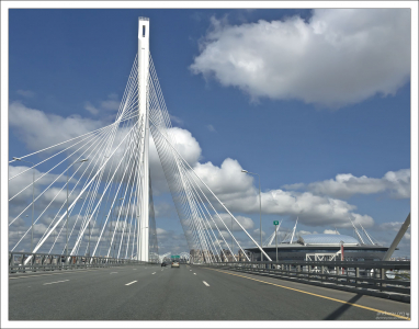 Западный скоростной диаметр и футбольный стадион «Газпром Арена» на Крестовском острове.