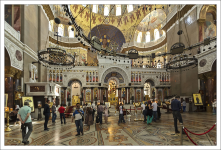 Центральный зал Никольского Морского собора.