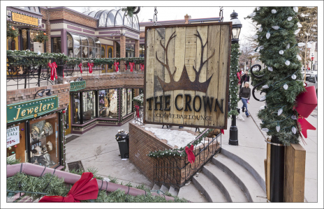 Магазины на центральной улице Main street в Брекенридже.