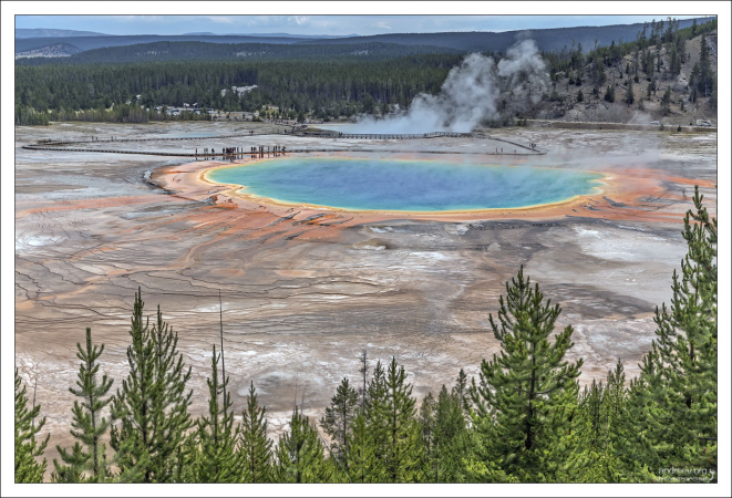Большой Призматический источник (Grand Prismatic Spring).