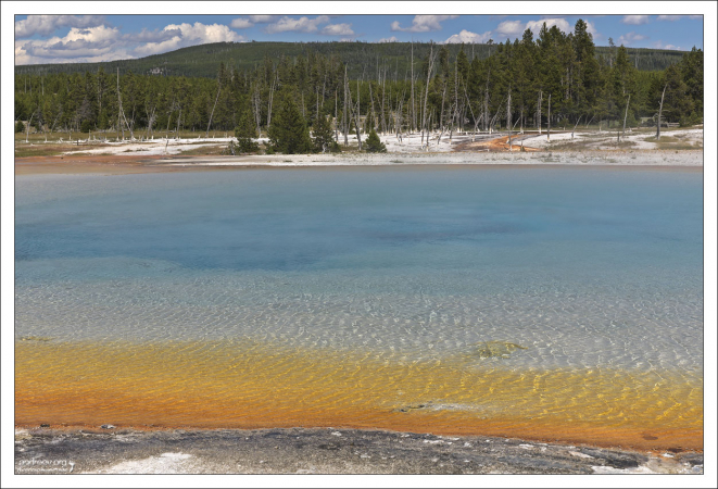 Последний раз озеро Sunset Lake извергалось в 2003 году.