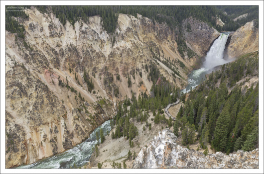 Нижний Йеллоустонский водопад со стороны северного края (North Rim).