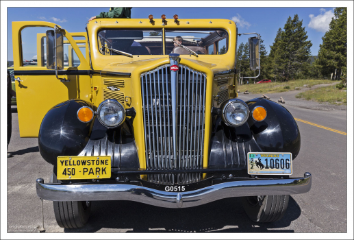 Легенда Йеллоустоуна - Yellowstone Yellow Bus.