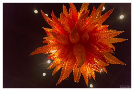 Orange Hornet Chandelier – Люстра Оранжевый шершень.