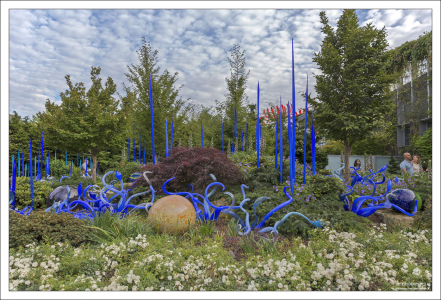 Сад при музее стекла Чихули в Сиэтле, штат Вашингтон.