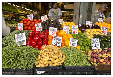 Pike Place Market - один из старейших рынков в континентальной части США. Открыт 17 августа 1907 года.