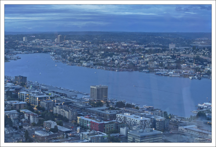 Залив Пьюджет (Puget Sound) представляет собой сложный комплекс эстуариев, сообщающихся морских путей и бассейнов.