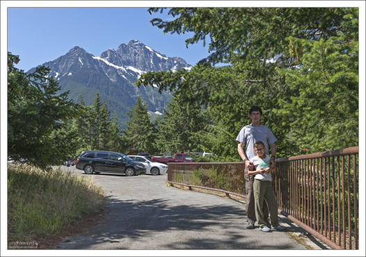 Илья и Саша на смотровой площадке Diablo Lake Vista Point.