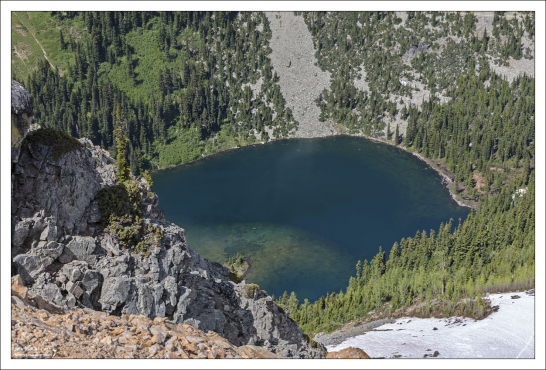 Озеро Ann lake с выглядывающим островком.