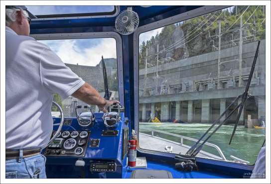 Лодочный тур по озерам Diablo и Ross с заездом на гидроэлектростанцию.