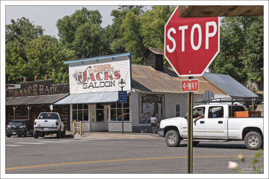 Старейший _легальный_ салун в штате Вашингтон.