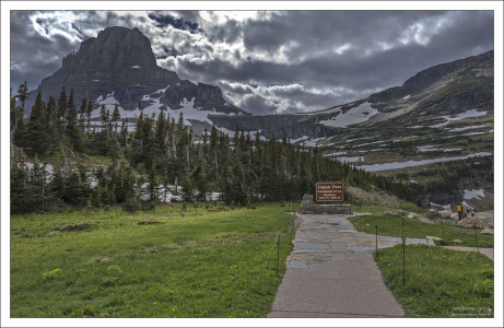 Перевал Логан (высота 2026 м) расположен вдоль континентального водораздела в национальном парке Глейшер в американском штате Монтана.
Назван в честь майора Willian R. Logan, первого смотрителя парка.