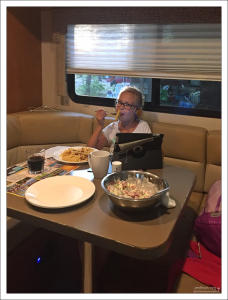 Ужин в кемпинге, Монтана.