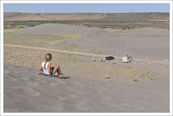 Высота дюны Брюно в штате Айдахо составляет 140 метров.
Это самая высокая отдельно стоящая дюна в Северной Америке.