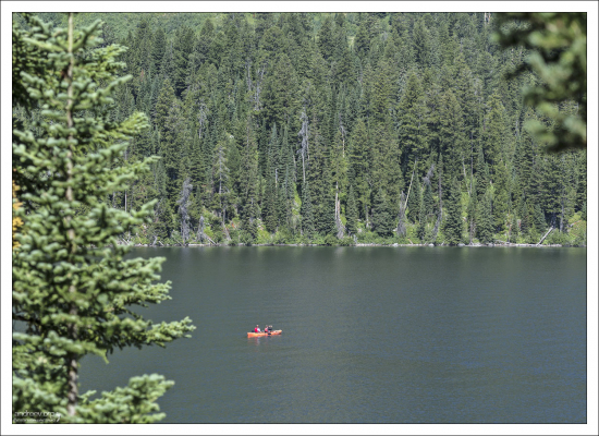 Каякинг на озере Дженни.