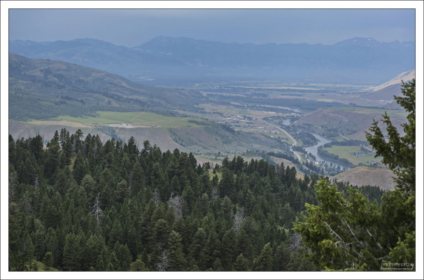 Змеиная река (англ. Snake River) - крупнейший приток реки Колумбия (1735 км).