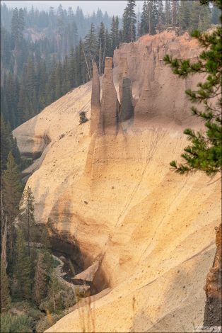 Высота "башен" составляет от 60 до 90 метров.