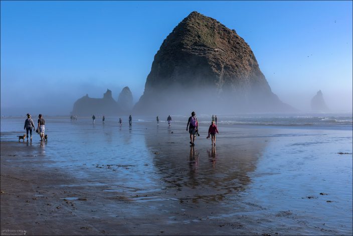 Кэннон-Бич (англ. Cannon Beach) - город и знаменитый пляж в штате Орегон.