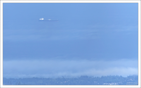 Корабль по небу летит...