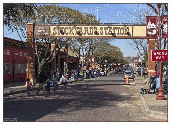 Скотные дворы (Fort Worth Stockyards) в городке Форт-Уорт, Техас.